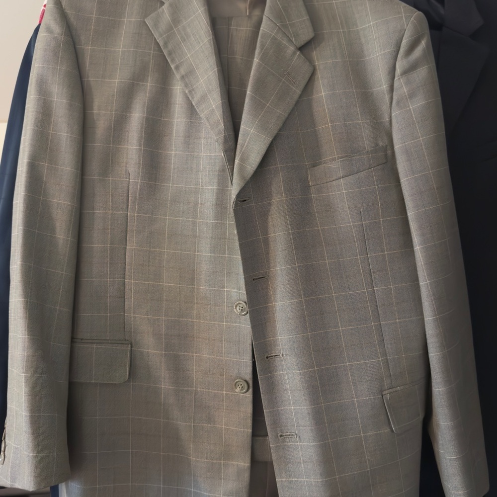 Men's Gray Two-Button Suit Jacket - image 3